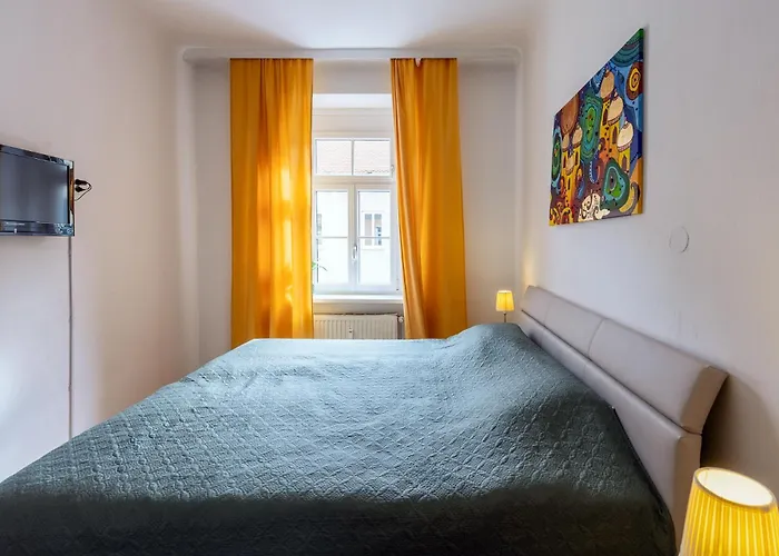 Sunny Citycenter Apartment - Graz Main Station